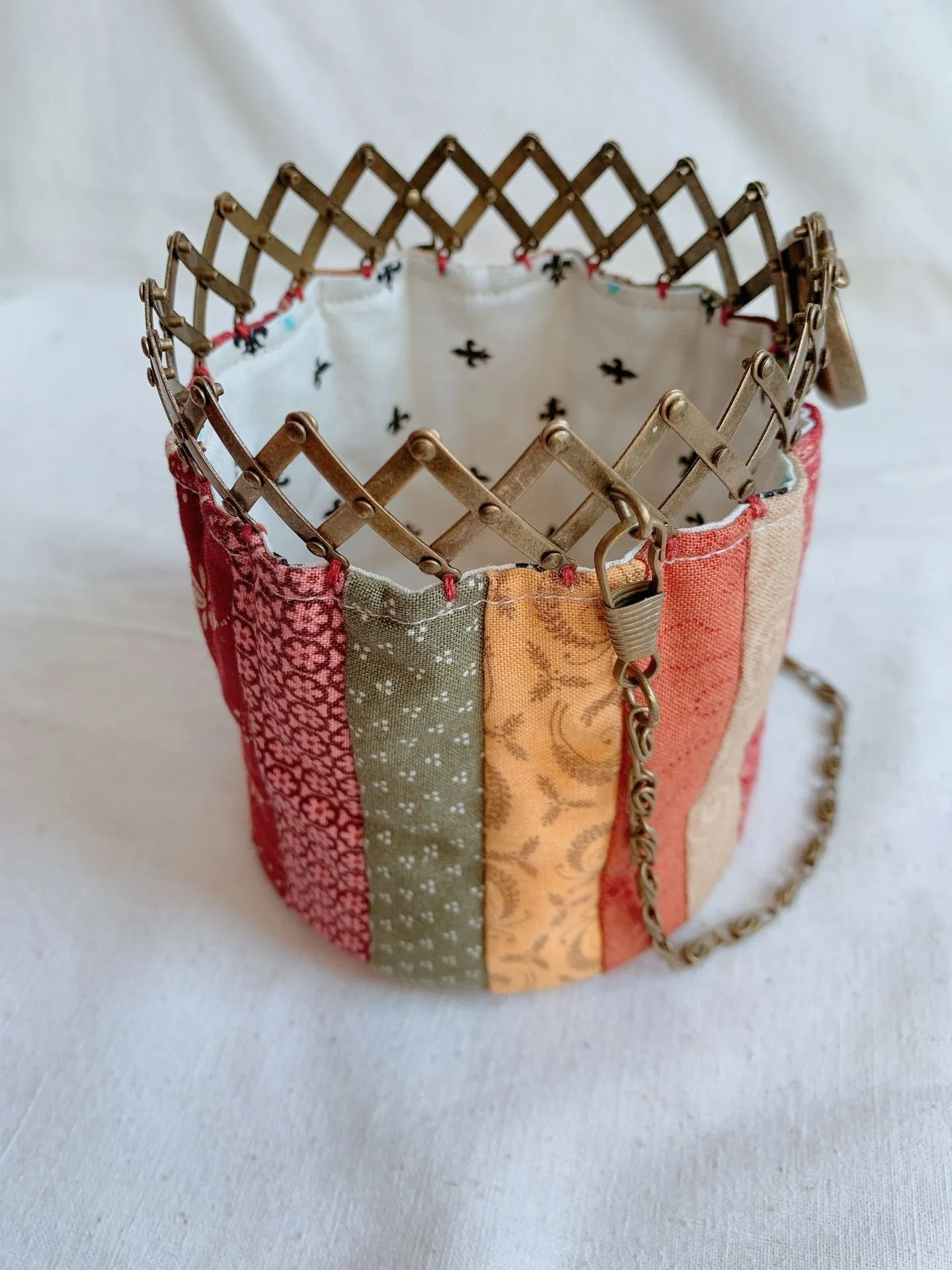 1 Piece Flexible Purse Frame Expandable Sewing On Purse Frame Bronze/Silver/Gold Open Diameter 10cm