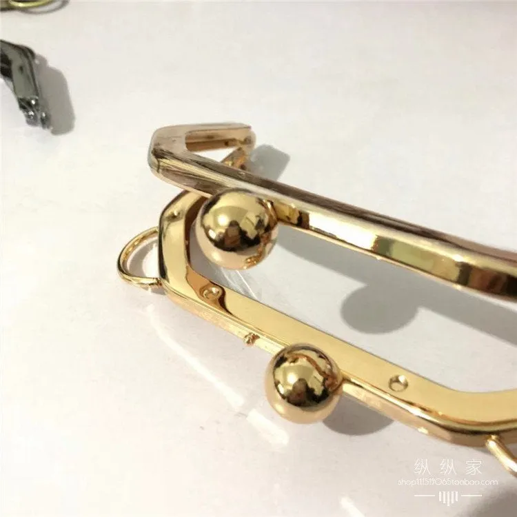 14cm (6 Inch) Purse Frame Kiss Lock With Screws Retro Clutch Purse Frame Making Four Colors Available