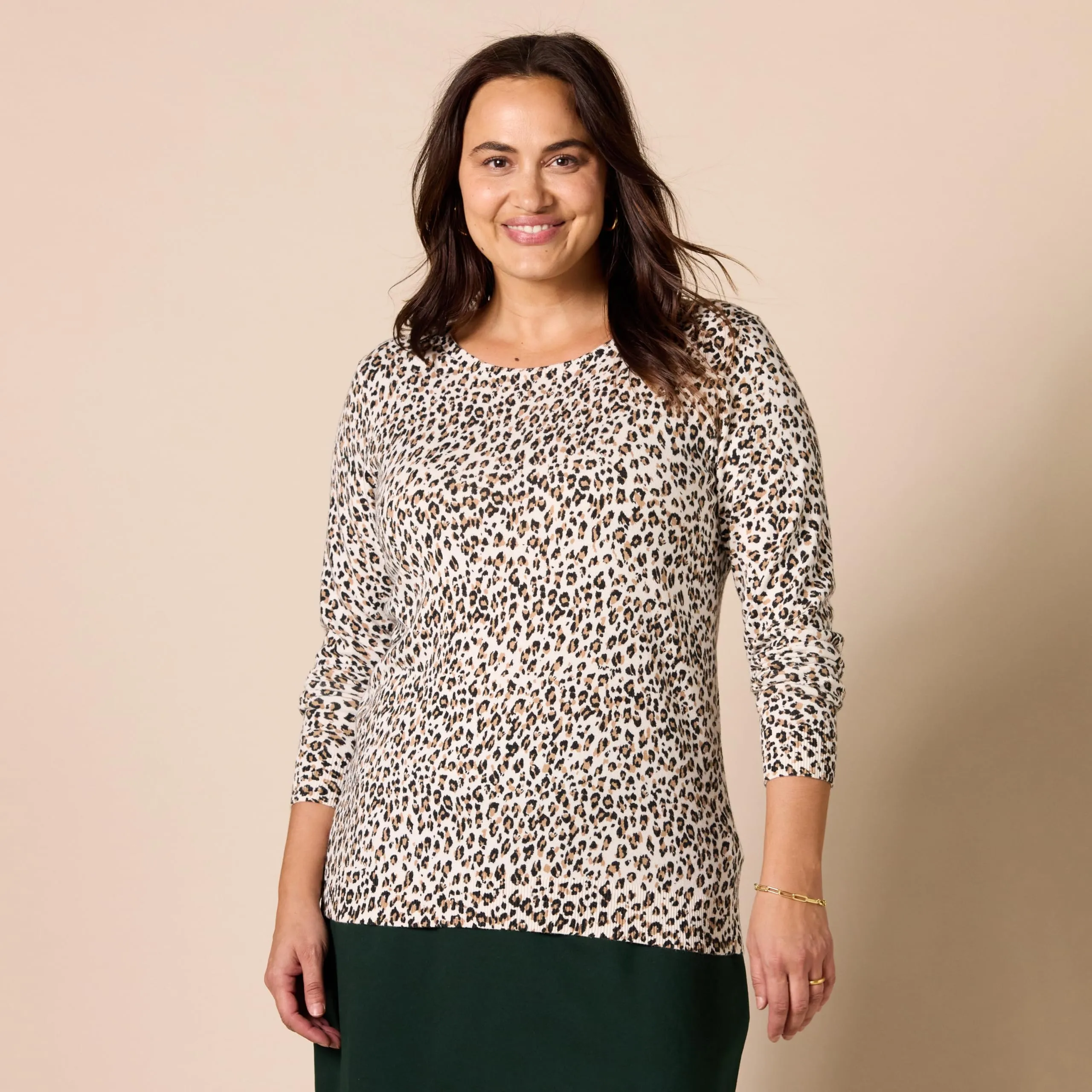 Amazon Essentials Women's Long-Sleeve Lightweight Crewneck Sweater (Available in Plus Size)