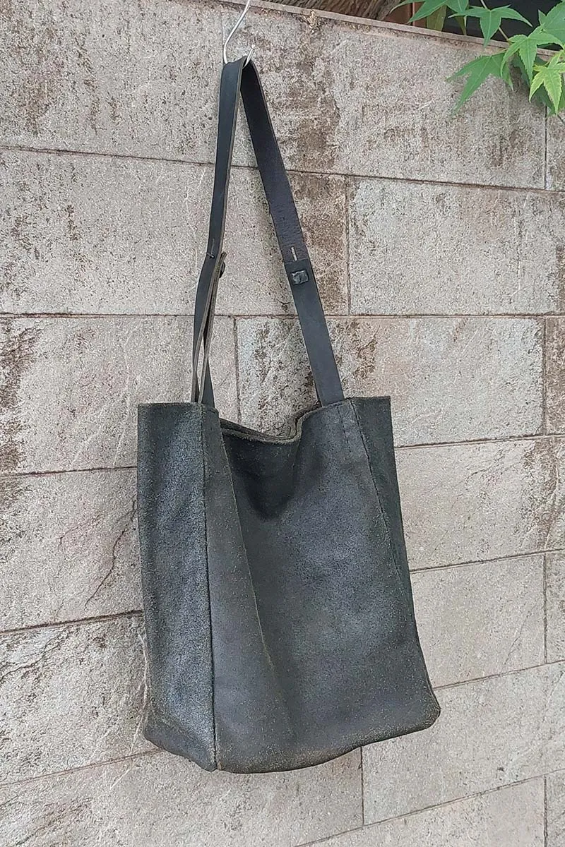 Daniele Basta/Black tote bag