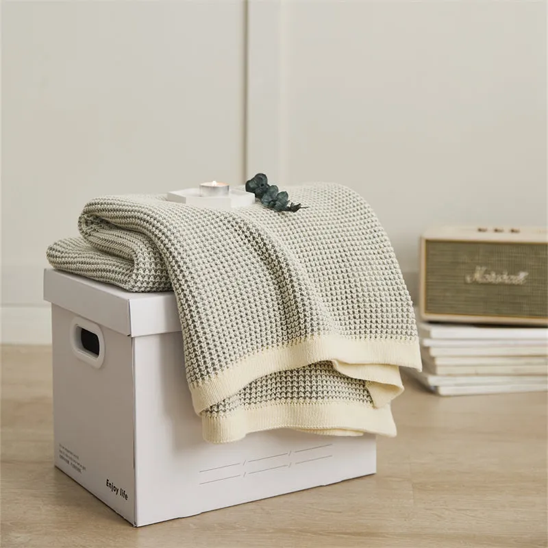 Knitted Bicolor Throw Blanket