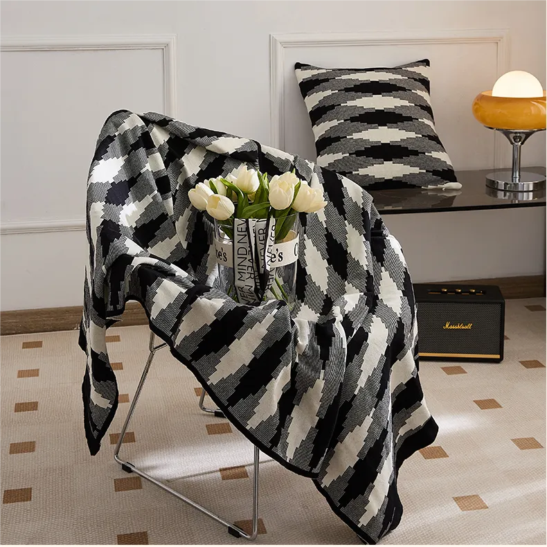 Knitted Diamond-Lattice Throw Pillowcover Set