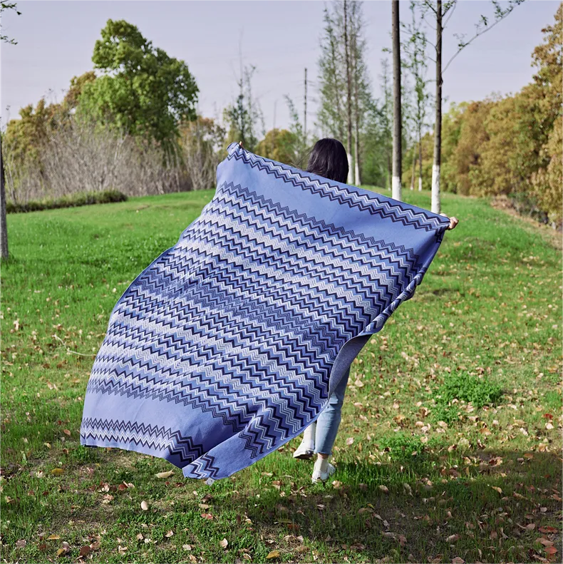 Knitted Wave-line Throw Pillow Set