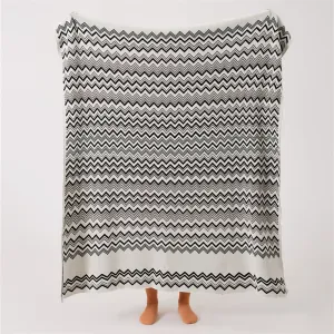 Knitted Wave-line Throw Pillow Set
