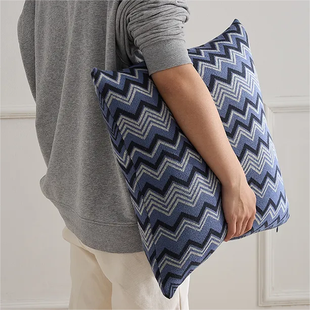 Knitted Wave-line Throw Pillow Set