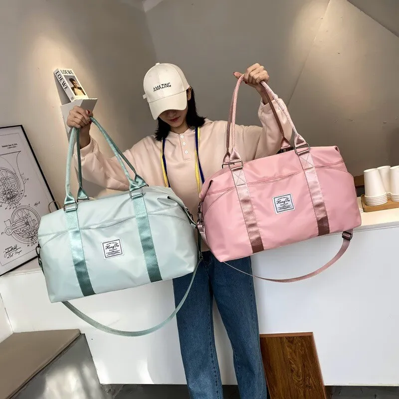 Large Capacity Travel Bag Nylon Waterproof Fashion Sport Bags For Women 2021 Shoulder Messenger Bag Weekend Handbag Sac Femme