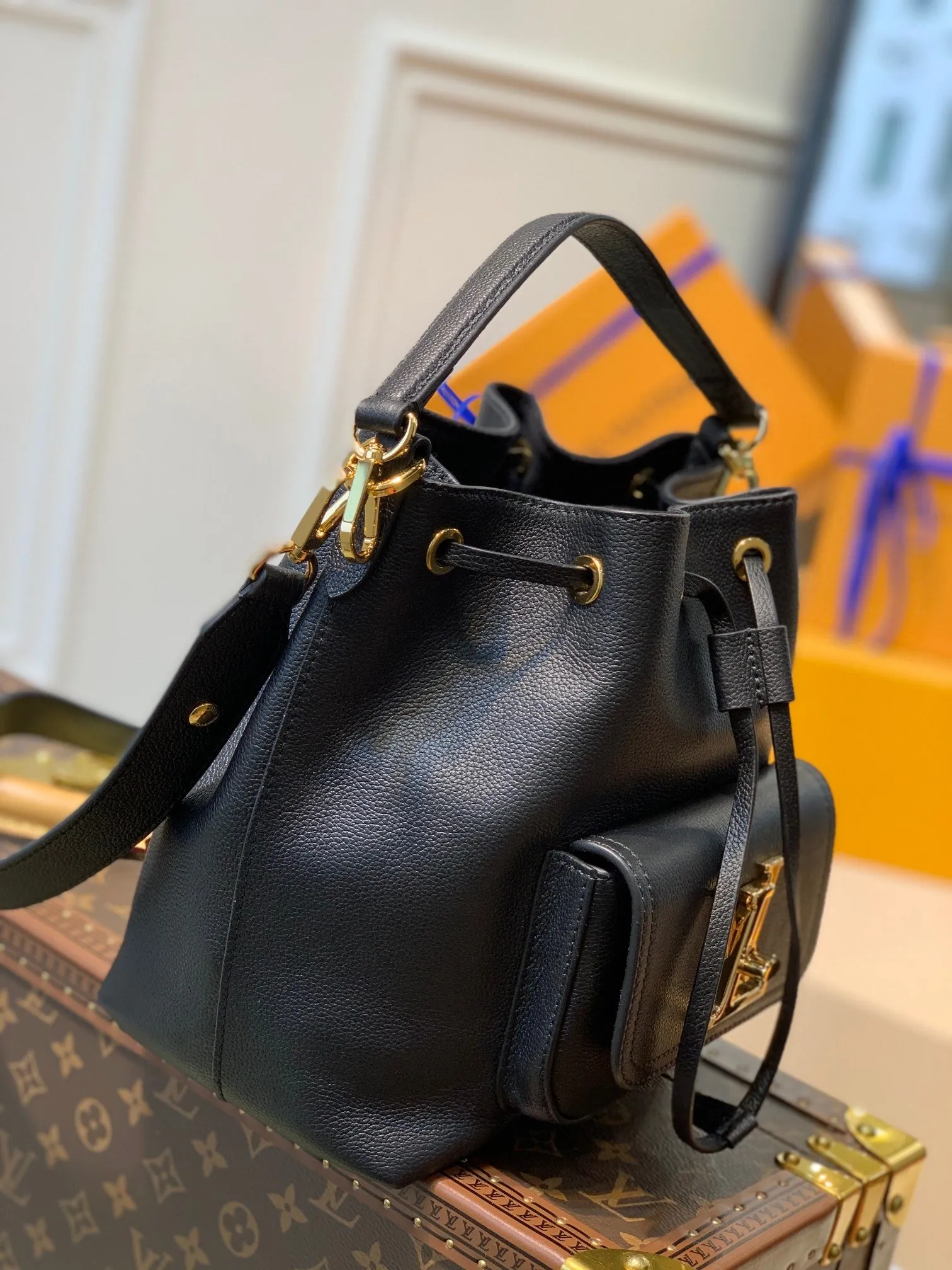 LB696 Lockme Bucket Bag / HIGHEST QUALITY VERSION