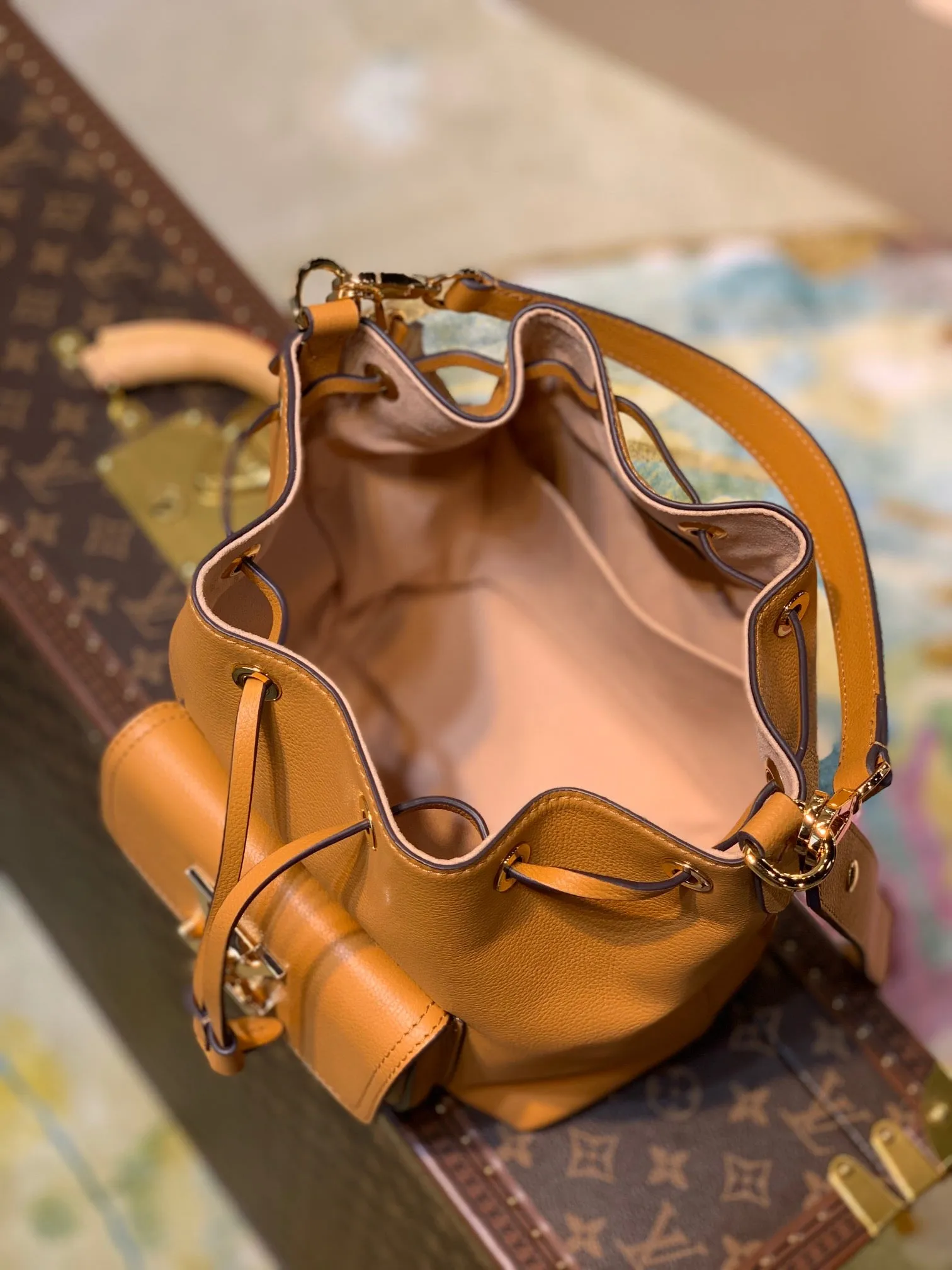 LB696 Lockme Bucket Bag / HIGHEST QUALITY VERSION