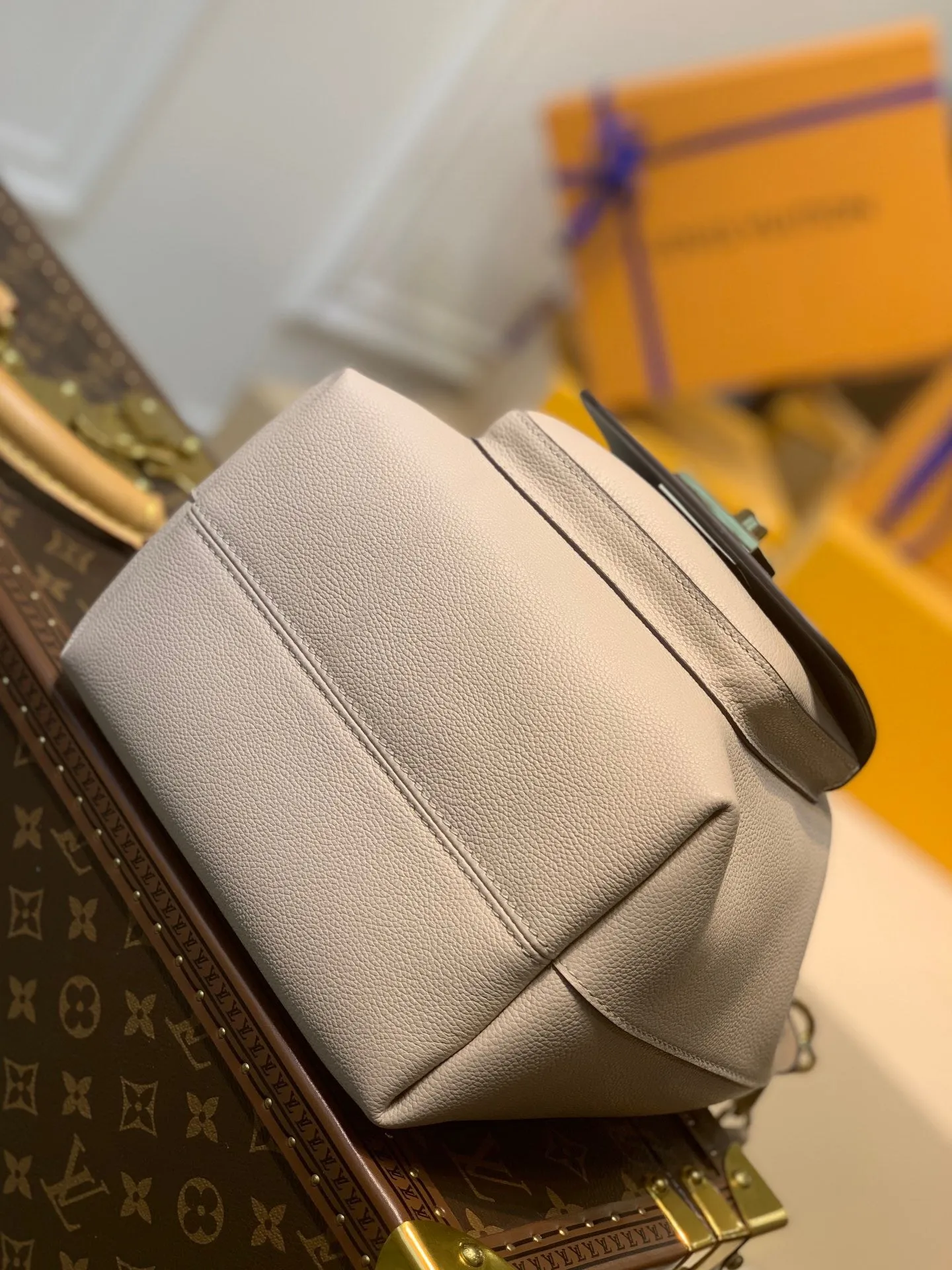 LB696 Lockme Bucket Bag / HIGHEST QUALITY VERSION