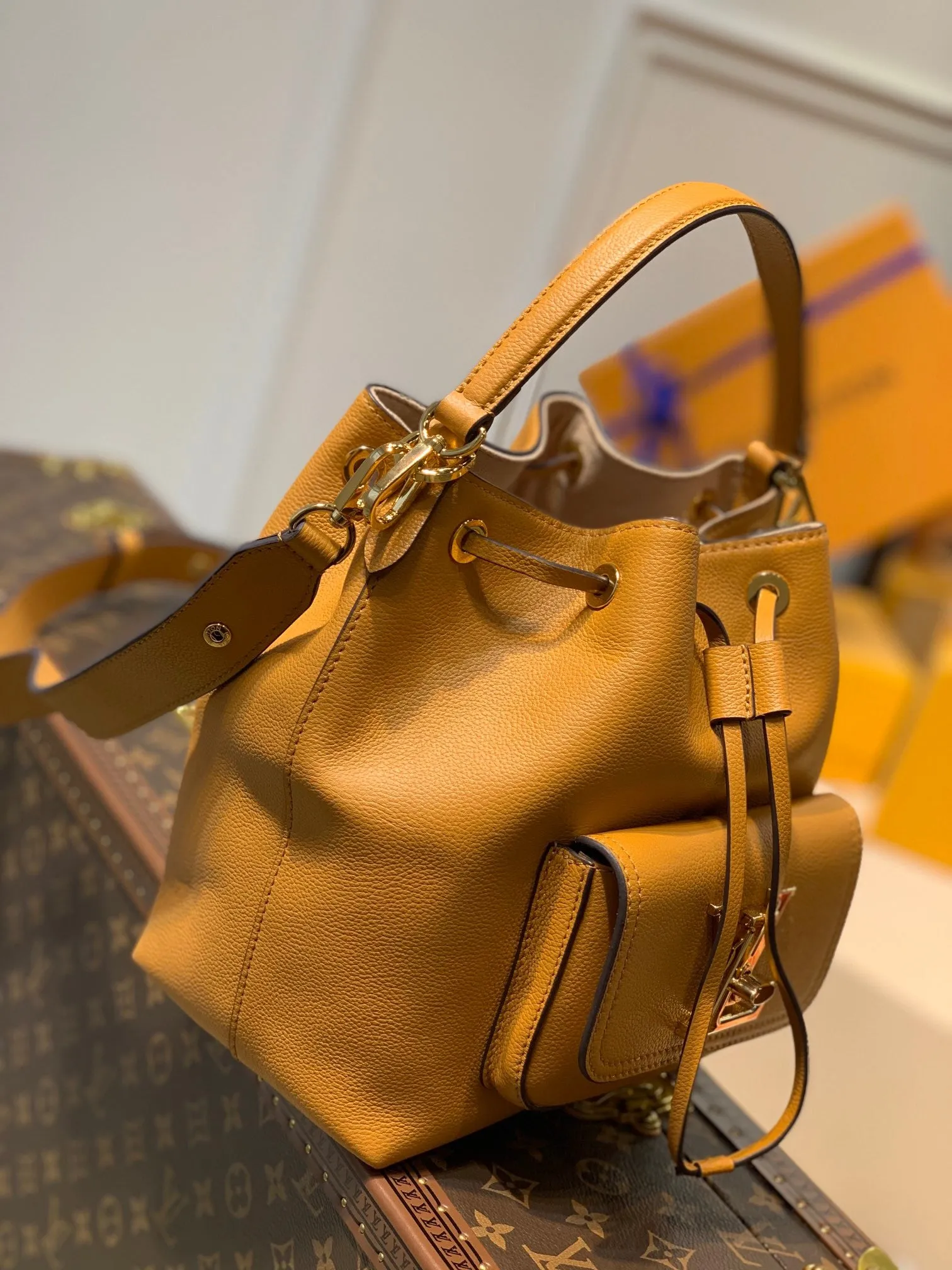 LB696 Lockme Bucket Bag / HIGHEST QUALITY VERSION