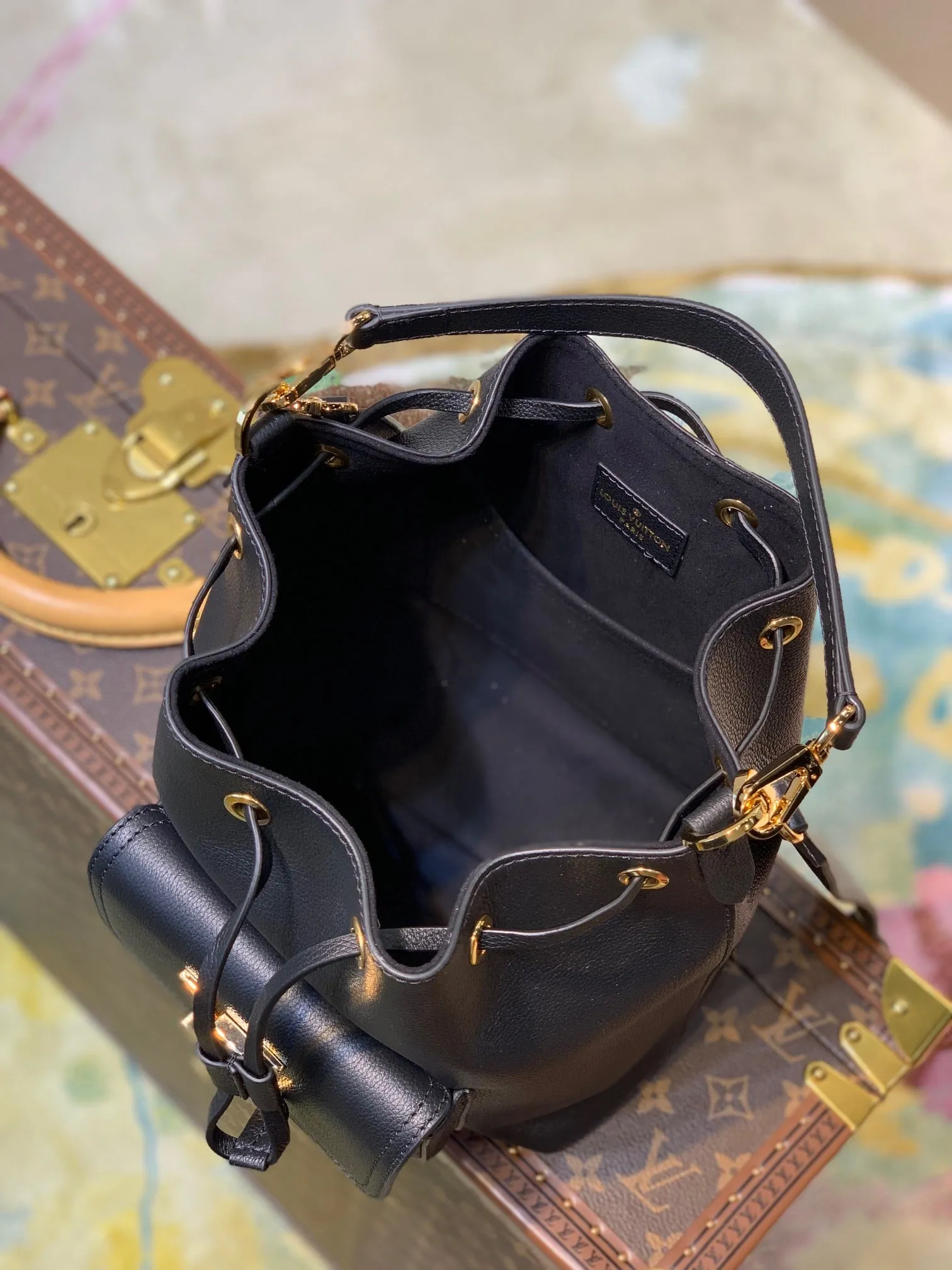LB696 Lockme Bucket Bag / HIGHEST QUALITY VERSION