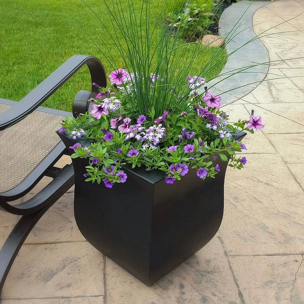 Mayne Valencia Square Planter