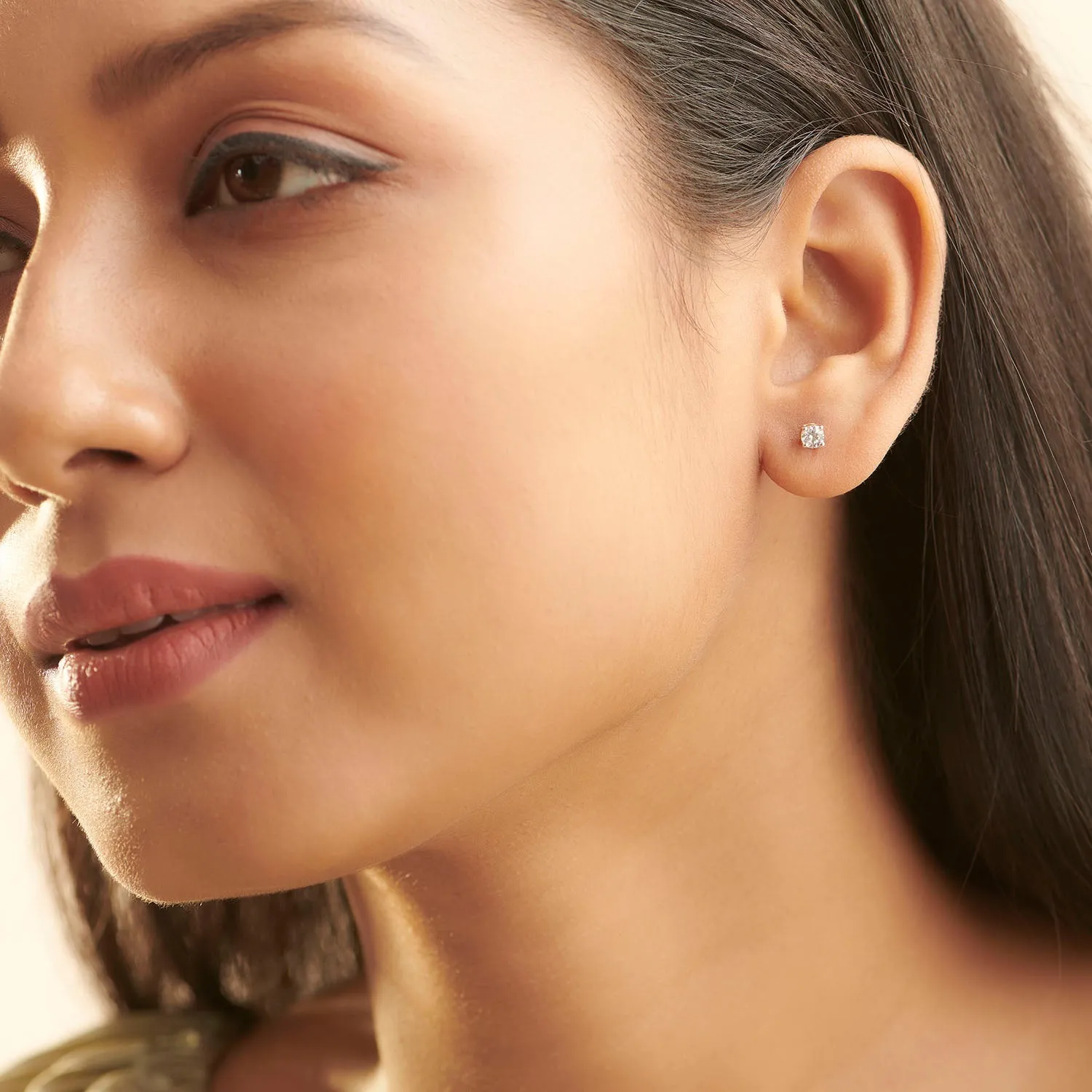 Salmy Solitaire Earring