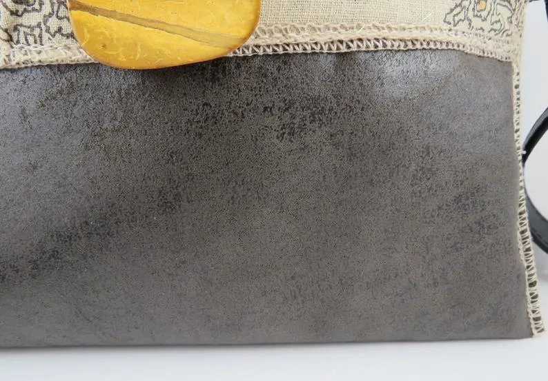 Spirit Crossbody