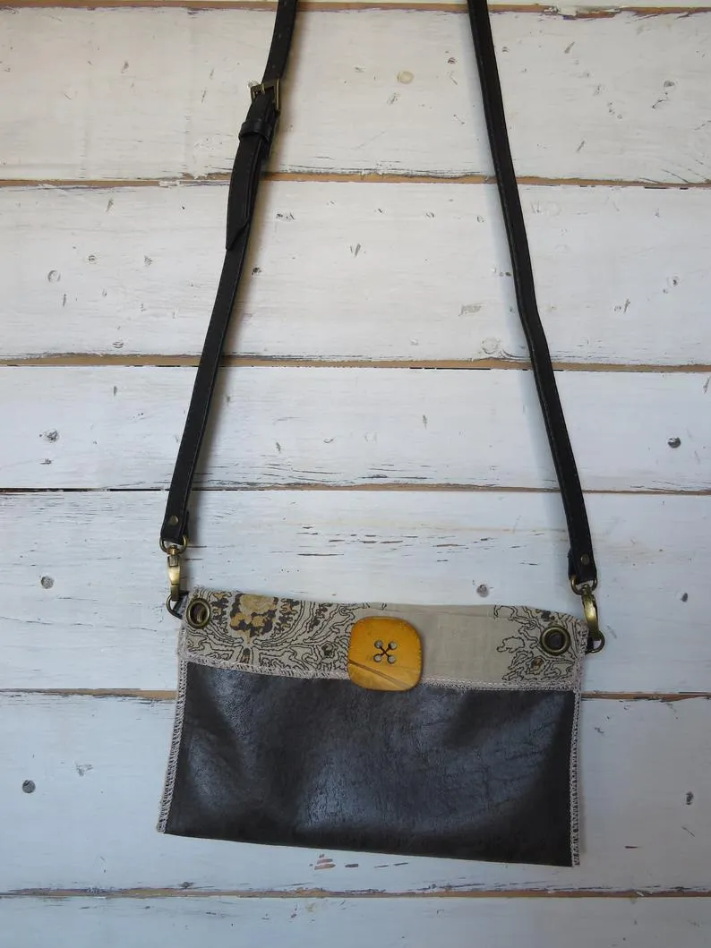 Spirit Crossbody